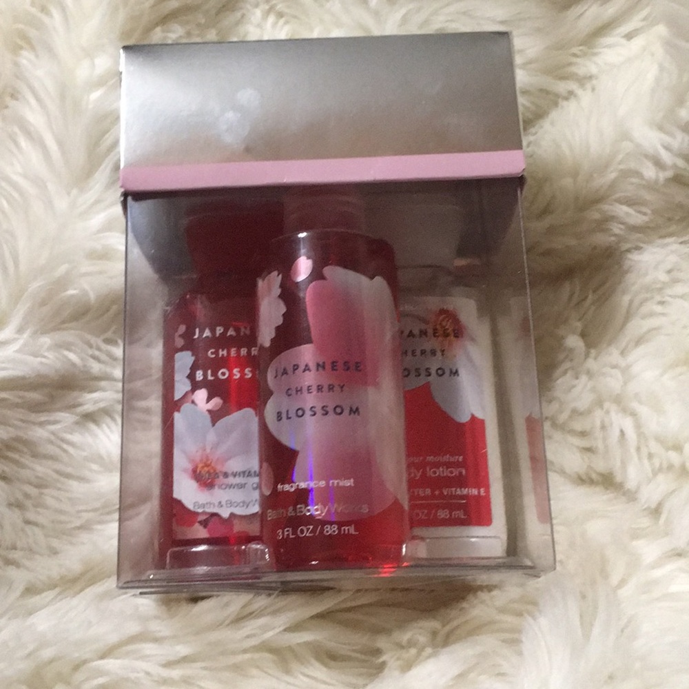 Brand new B&BW Japanese cherry blossom